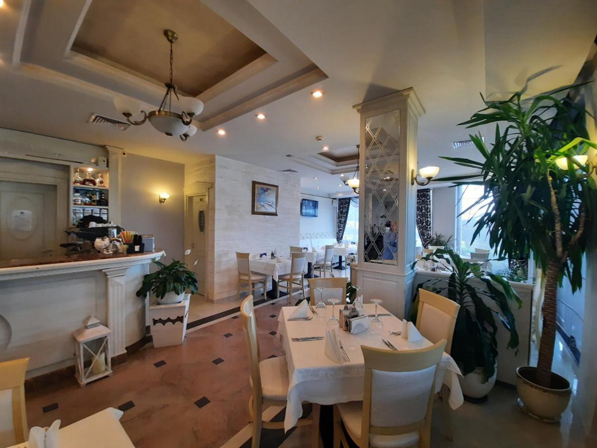 Private Apartments By The Sea With A Large Terrace In Apart Hotel! Πομόριε Εξωτερικό φωτογραφία