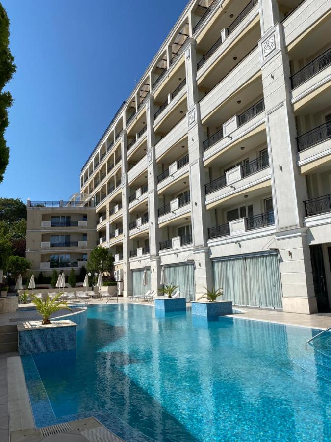 Private Apartments By The Sea With A Large Terrace In Apart Hotel! Πομόριε Εξωτερικό φωτογραφία