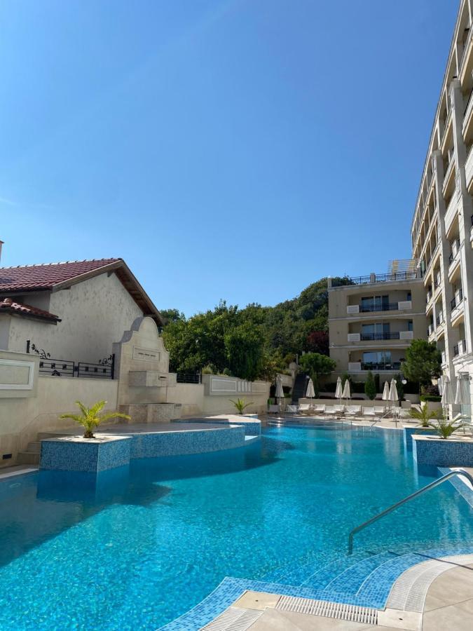 Private Apartments By The Sea With A Large Terrace In Apart Hotel! Πομόριε Εξωτερικό φωτογραφία