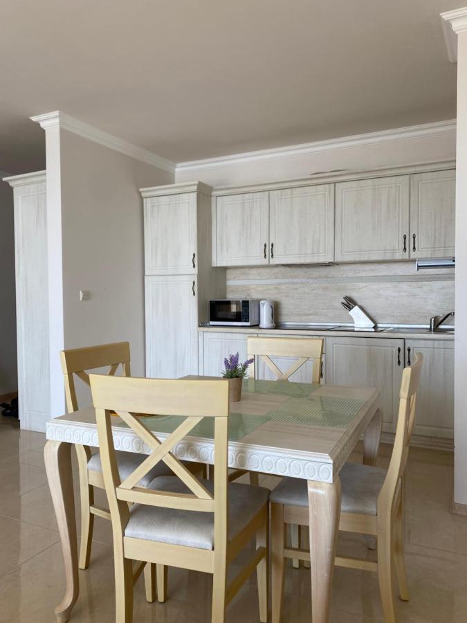 Private Apartments By The Sea With A Large Terrace In Apart Hotel! Πομόριε Εξωτερικό φωτογραφία