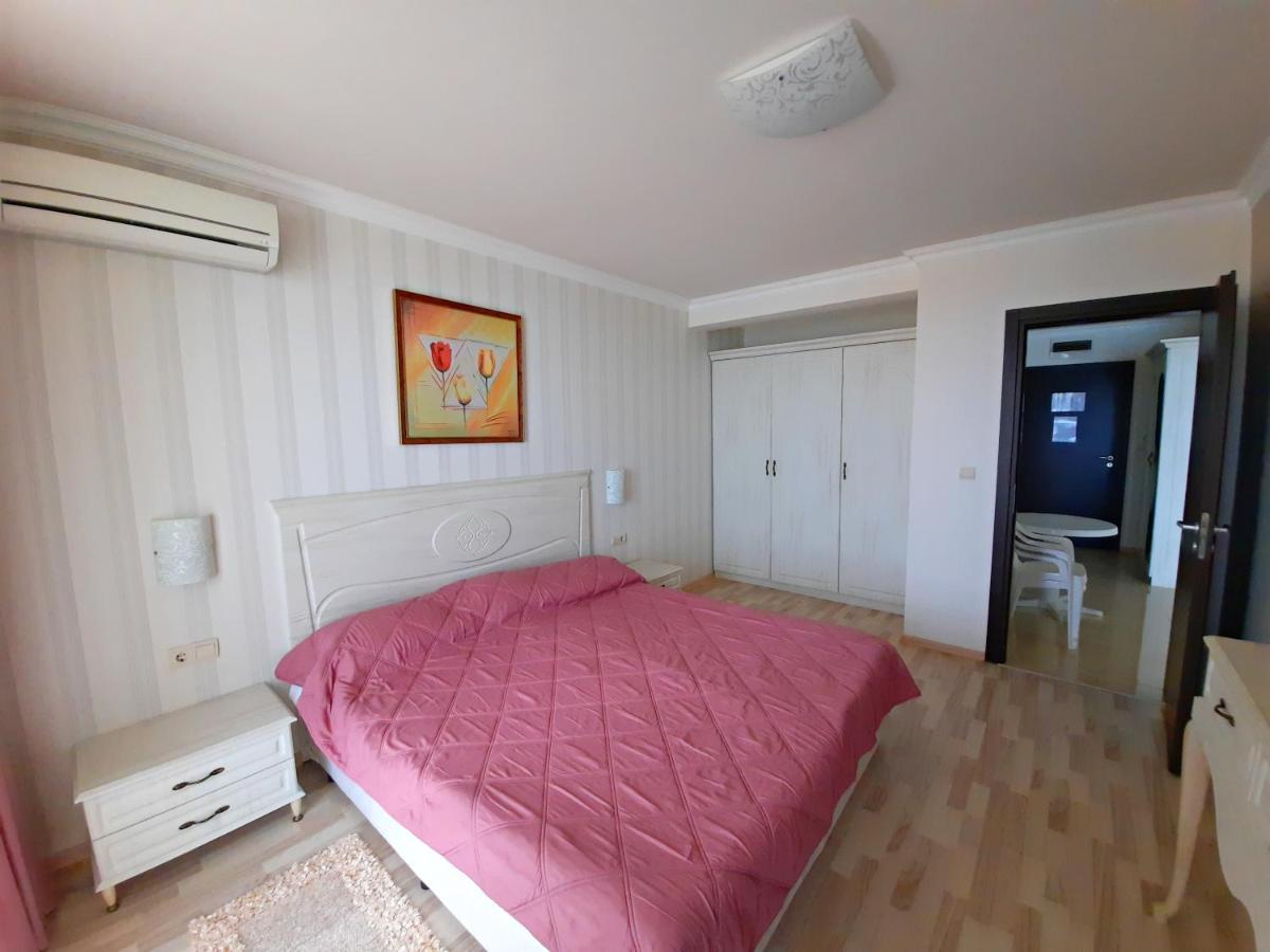 Private Apartments By The Sea With A Large Terrace In Apart Hotel! Πομόριε Εξωτερικό φωτογραφία