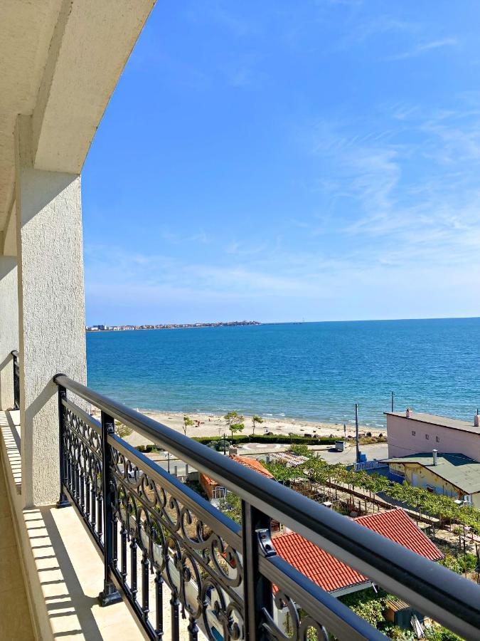 Private Apartments By The Sea With A Large Terrace In Apart Hotel! Πομόριε Εξωτερικό φωτογραφία