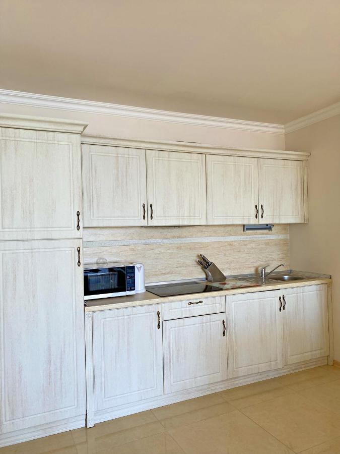 Private Apartments By The Sea With A Large Terrace In Apart Hotel! Πομόριε Εξωτερικό φωτογραφία