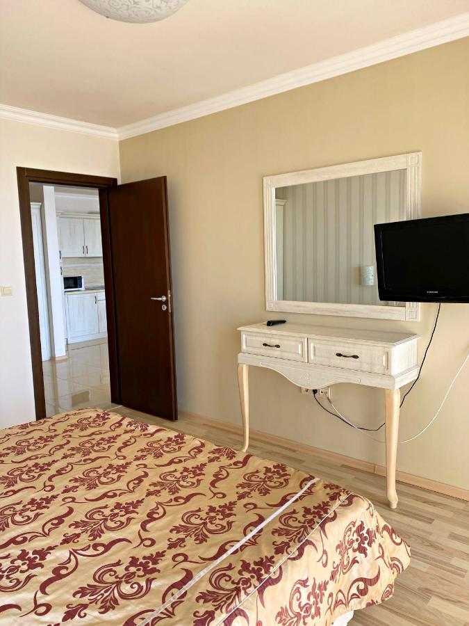 Private Apartments By The Sea With A Large Terrace In Apart Hotel! Πομόριε Εξωτερικό φωτογραφία