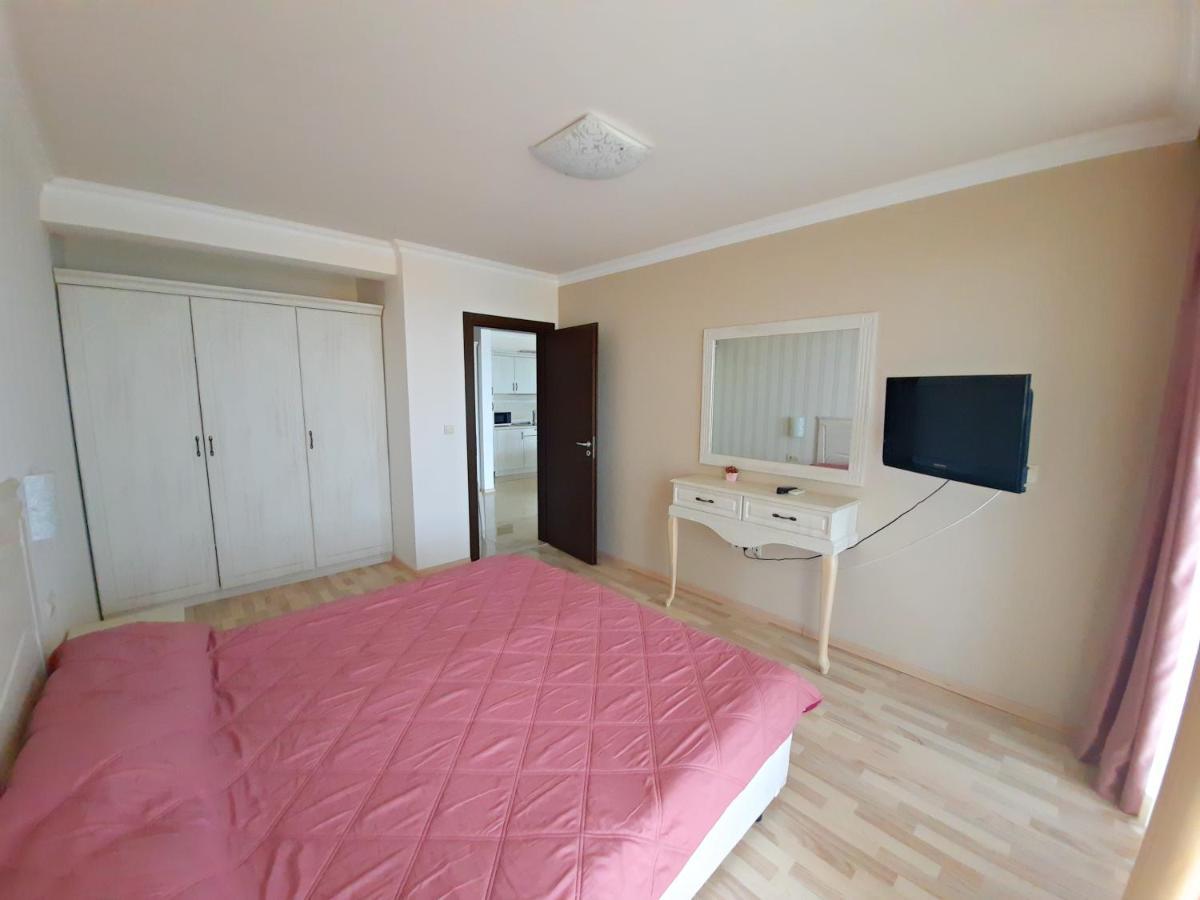 Private Apartments By The Sea With A Large Terrace In Apart Hotel! Πομόριε Εξωτερικό φωτογραφία